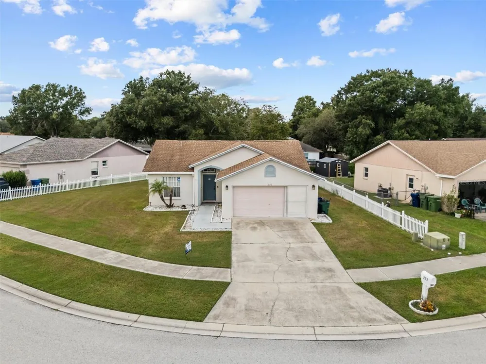 233 KINGS POND AVENUE Winter Haven, FL 33880