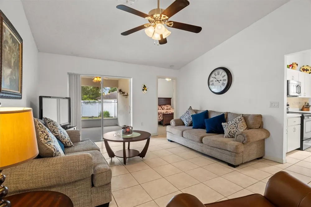 233 KINGS POND AVENUE Winter Haven, FL 33880