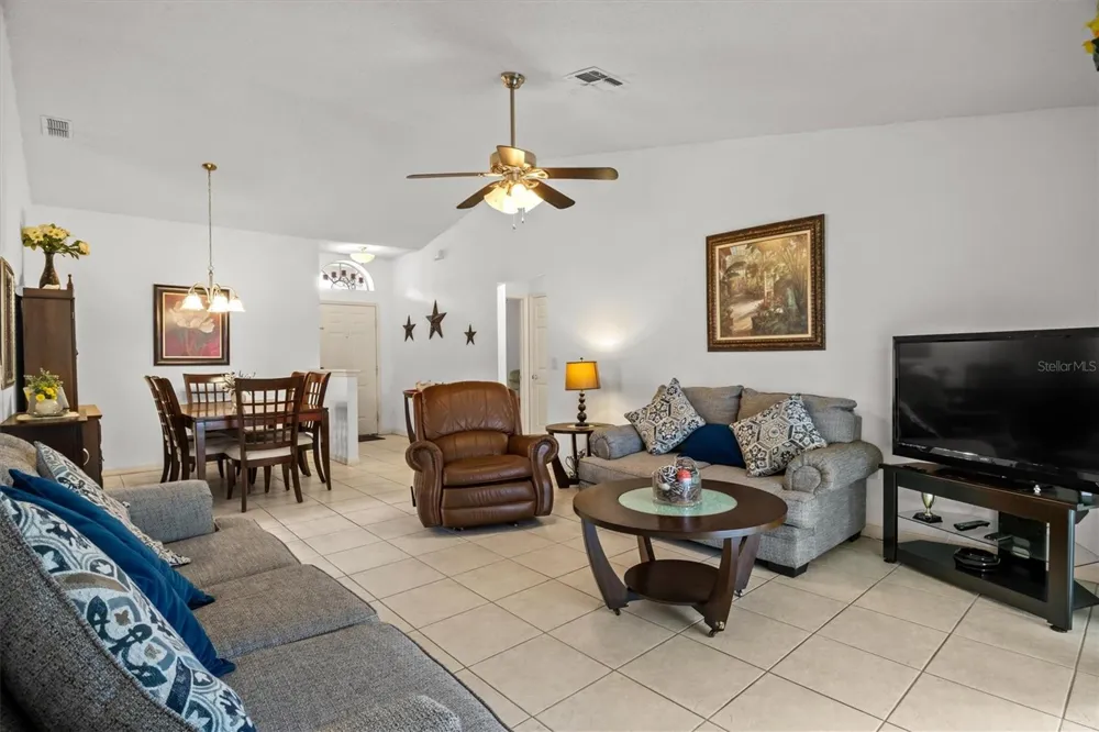 233 KINGS POND AVENUE Winter Haven, FL 33880