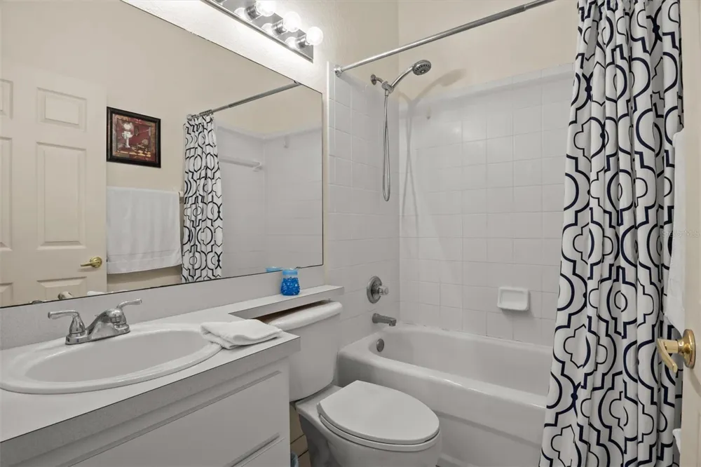 233 KINGS POND AVENUE Winter Haven, FL 33880
