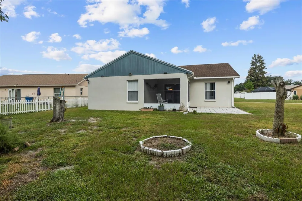 233 KINGS POND AVENUE Winter Haven, FL 33880