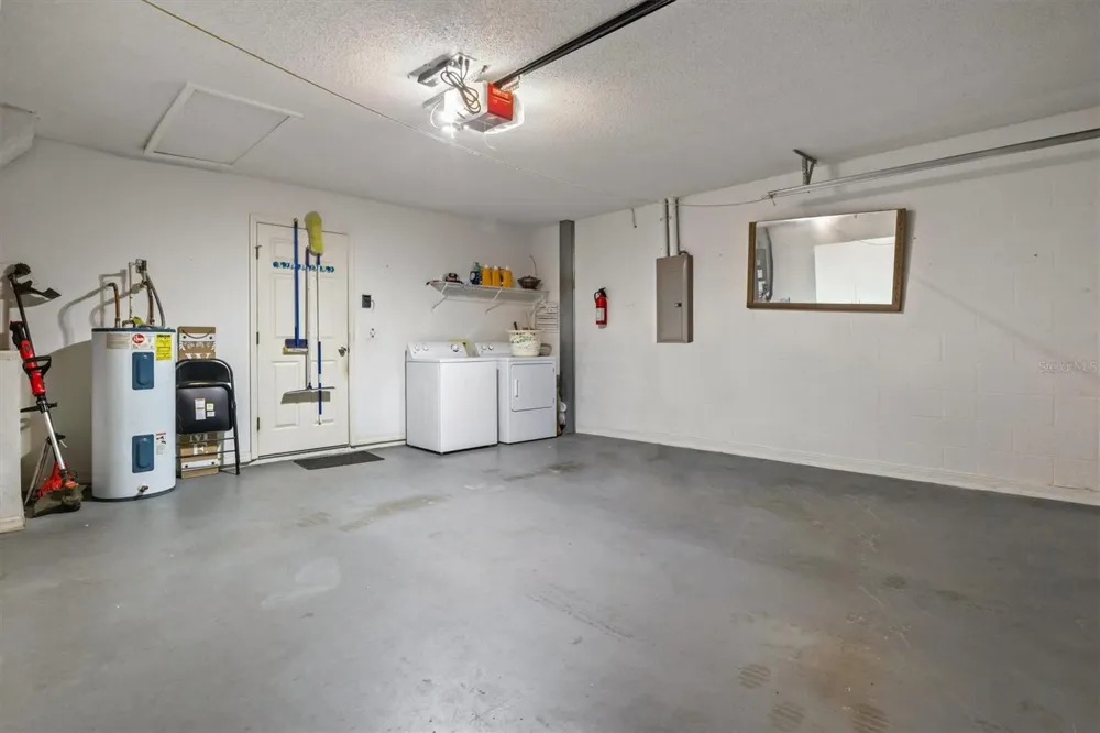 233 KINGS POND AVENUE Winter Haven, FL 33880