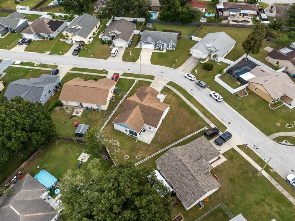 233 KINGS POND AVENUE Winter Haven, FL 33880