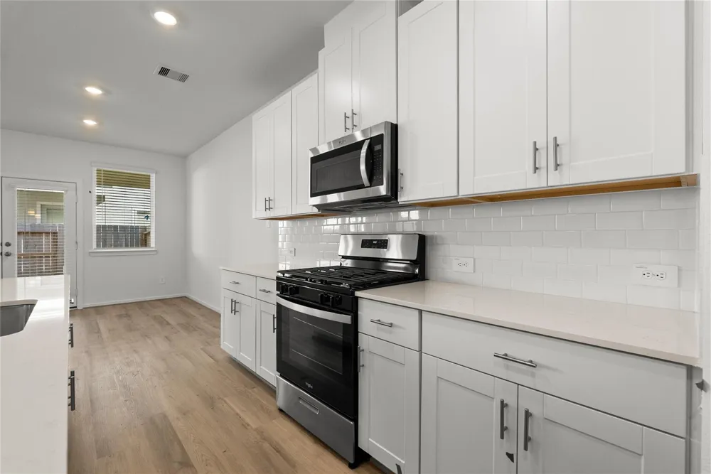 702 Sand Dollar Drive Kemah, TX 77565