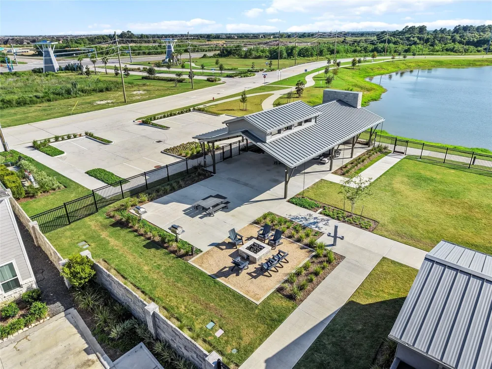 702 Sand Dollar Drive Kemah, TX 77565