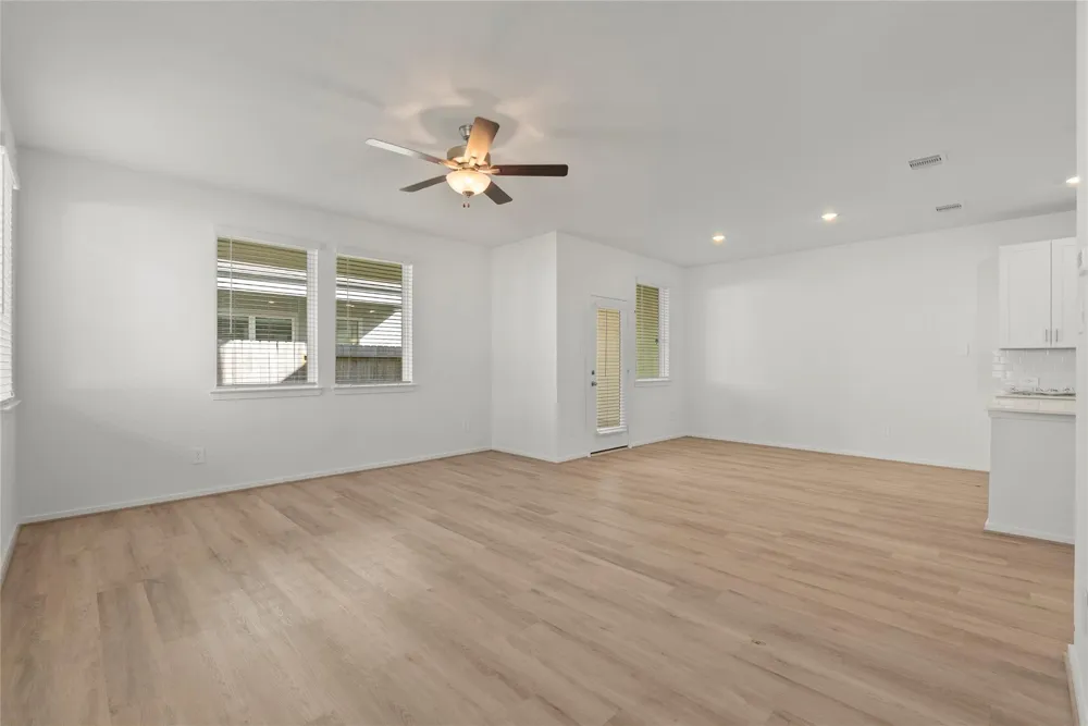 702 Sand Dollar Drive Kemah, TX 77565
