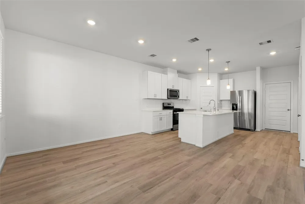 702 Sand Dollar Drive Kemah, TX 77565