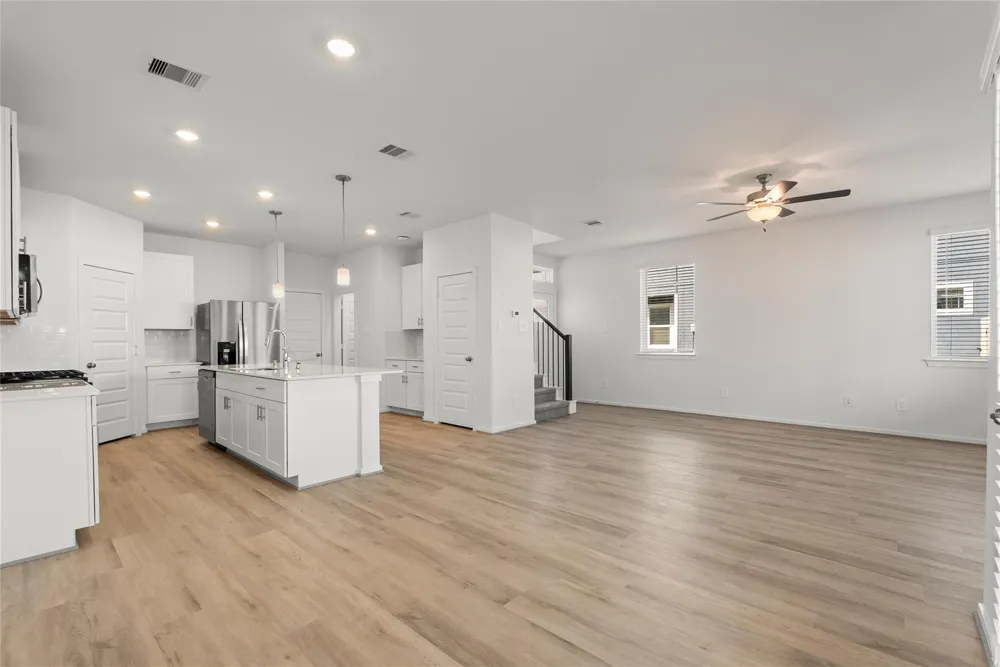 702 Sand Dollar Drive Kemah, TX 77565