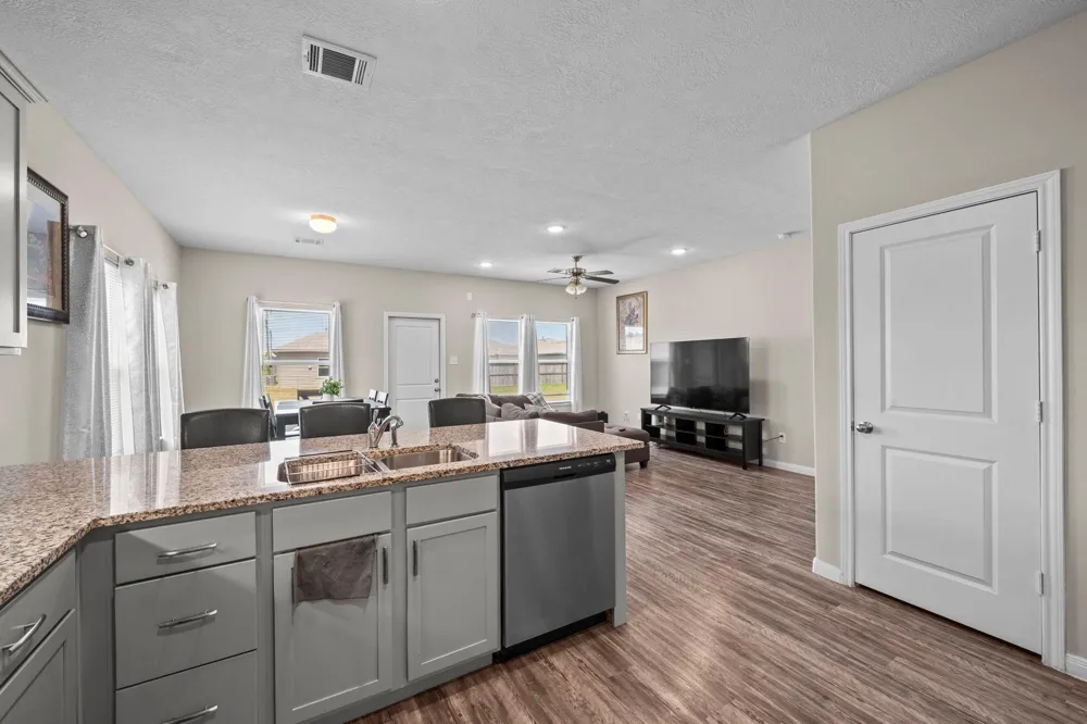 74 Road 51024 Cleveland, TX 77327