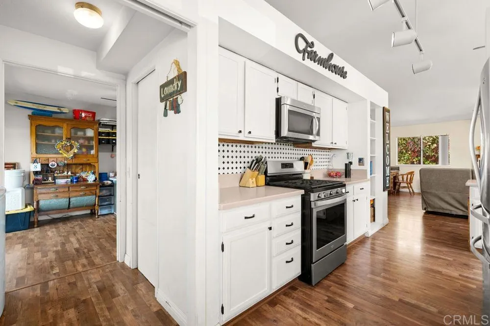 1422 E Fallbrook Street Fallbrook, CA 92028