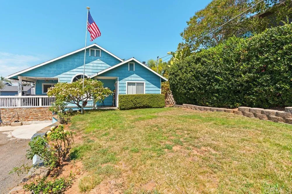 1422 E Fallbrook Street Fallbrook, CA 92028