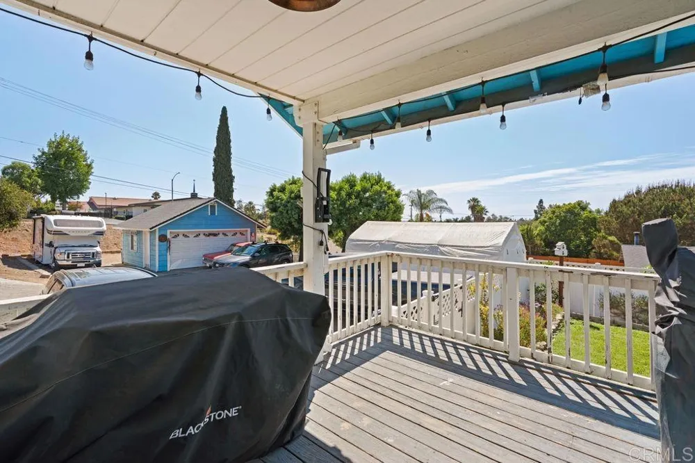 1422 E Fallbrook Street Fallbrook, CA 92028