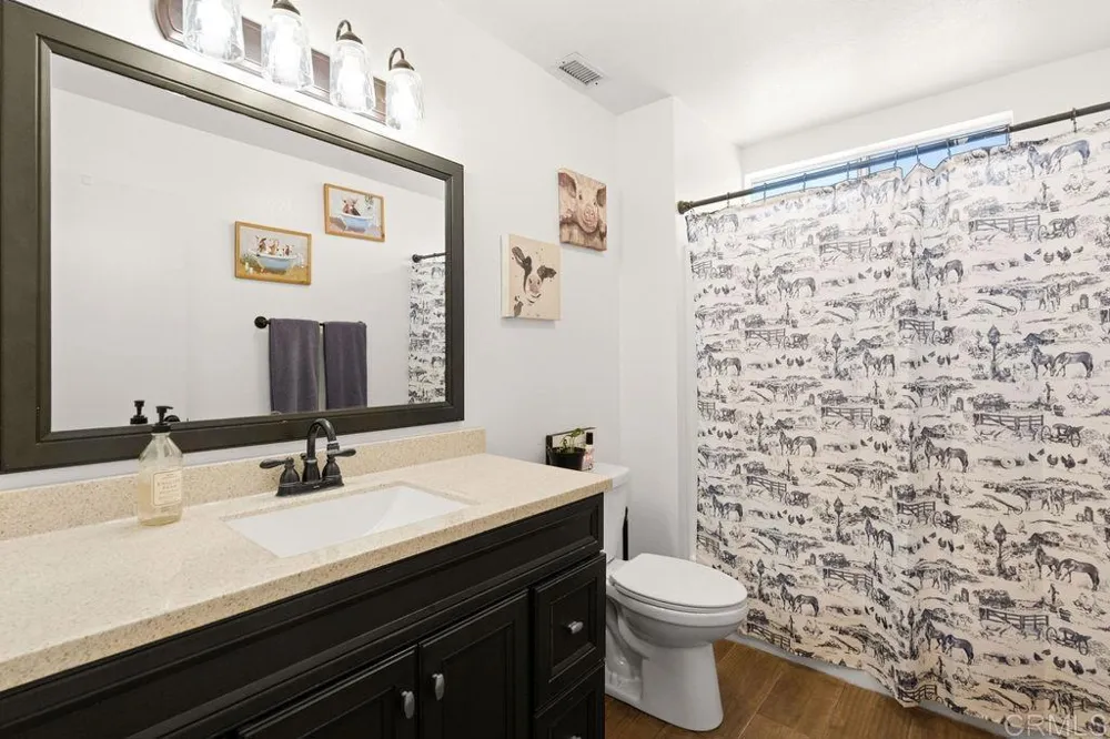 1422 E Fallbrook Street Fallbrook, CA 92028