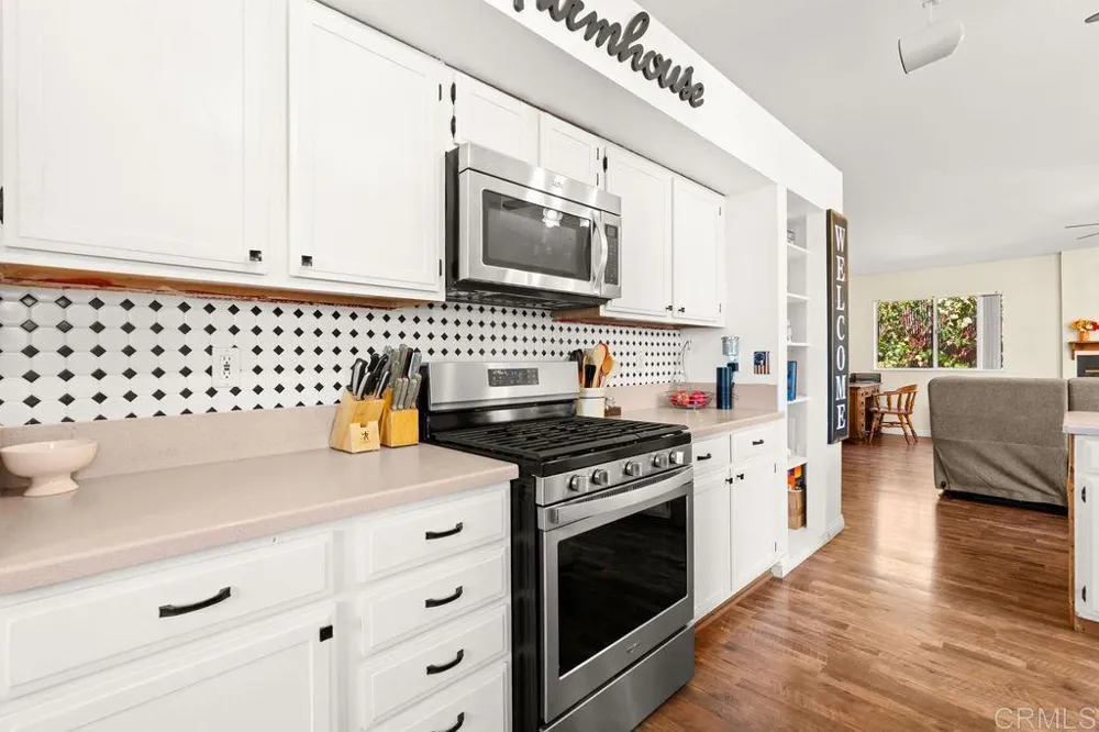 1422 E Fallbrook Street Fallbrook, CA 92028