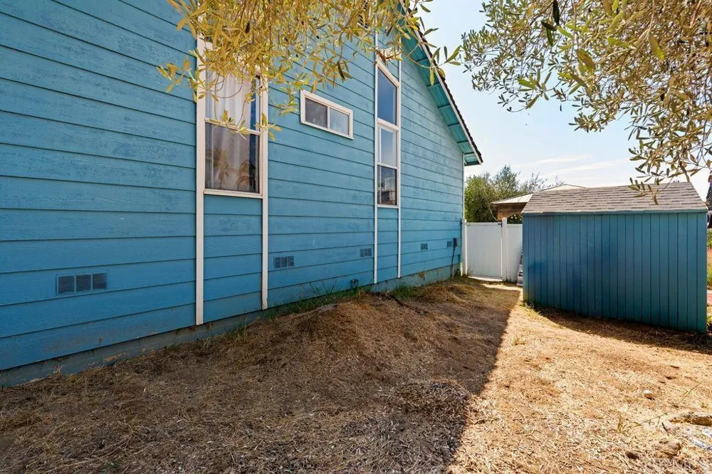 1422 E Fallbrook Street Fallbrook, CA 92028