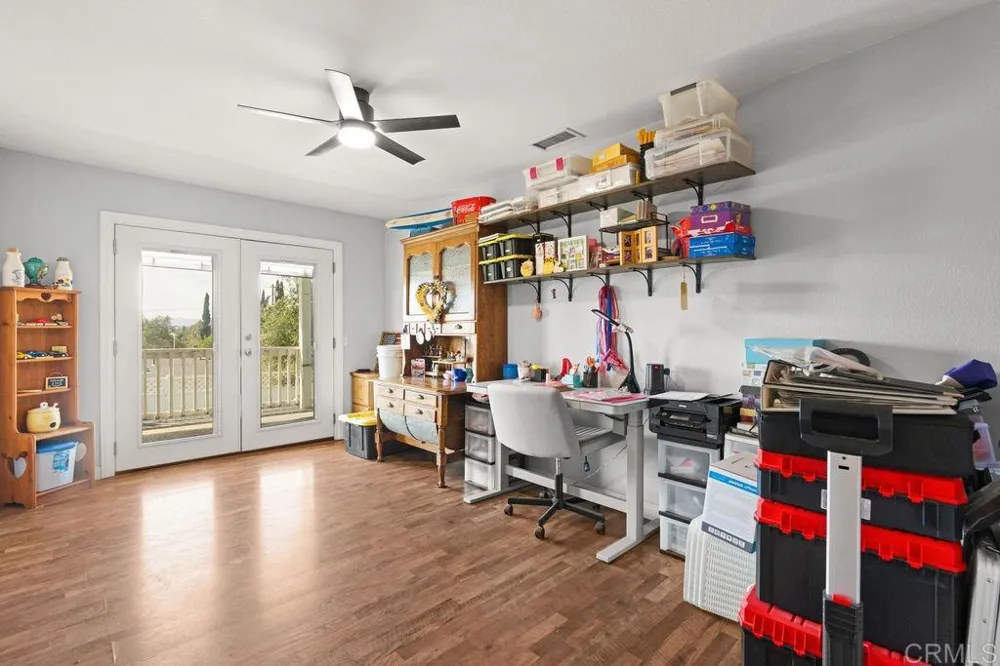 1422 E Fallbrook Street Fallbrook, CA 92028