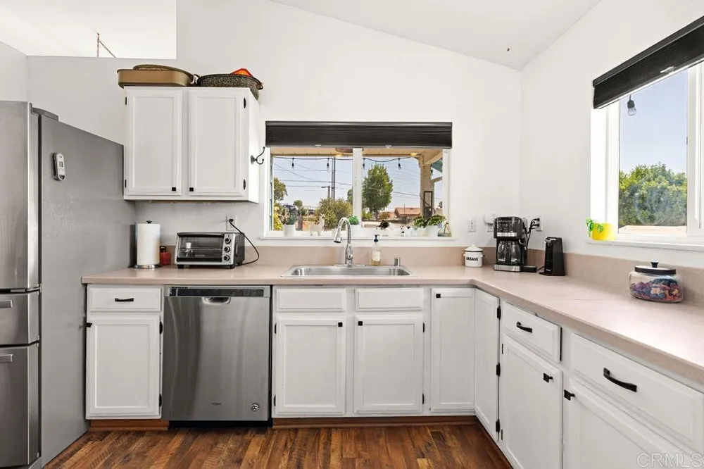 1422 E Fallbrook Street Fallbrook, CA 92028