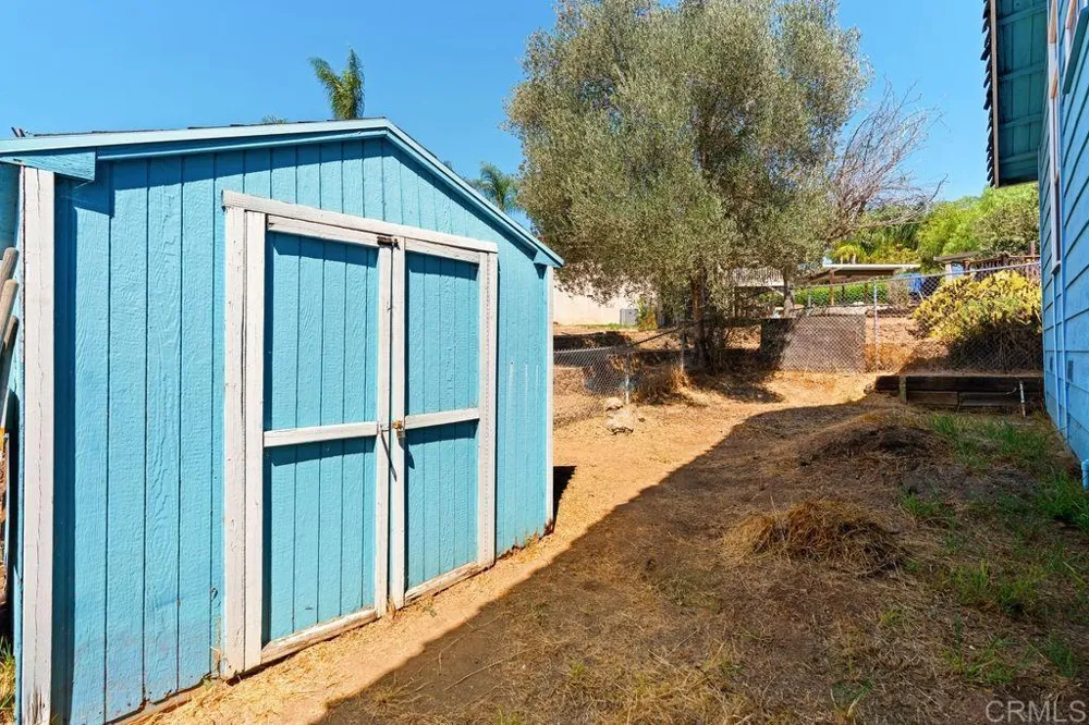 1422 E Fallbrook Street Fallbrook, CA 92028