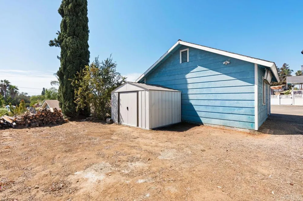 1422 E Fallbrook Street Fallbrook, CA 92028