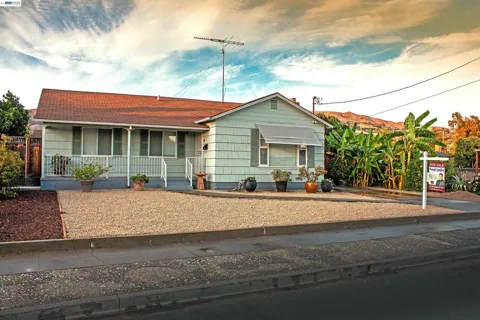 48 Cragmont Ave