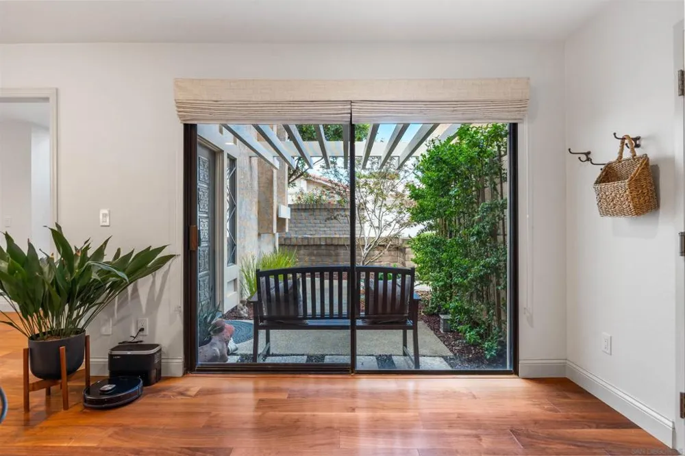 1708 Caminito Ardiente La Jolla, CA 92037