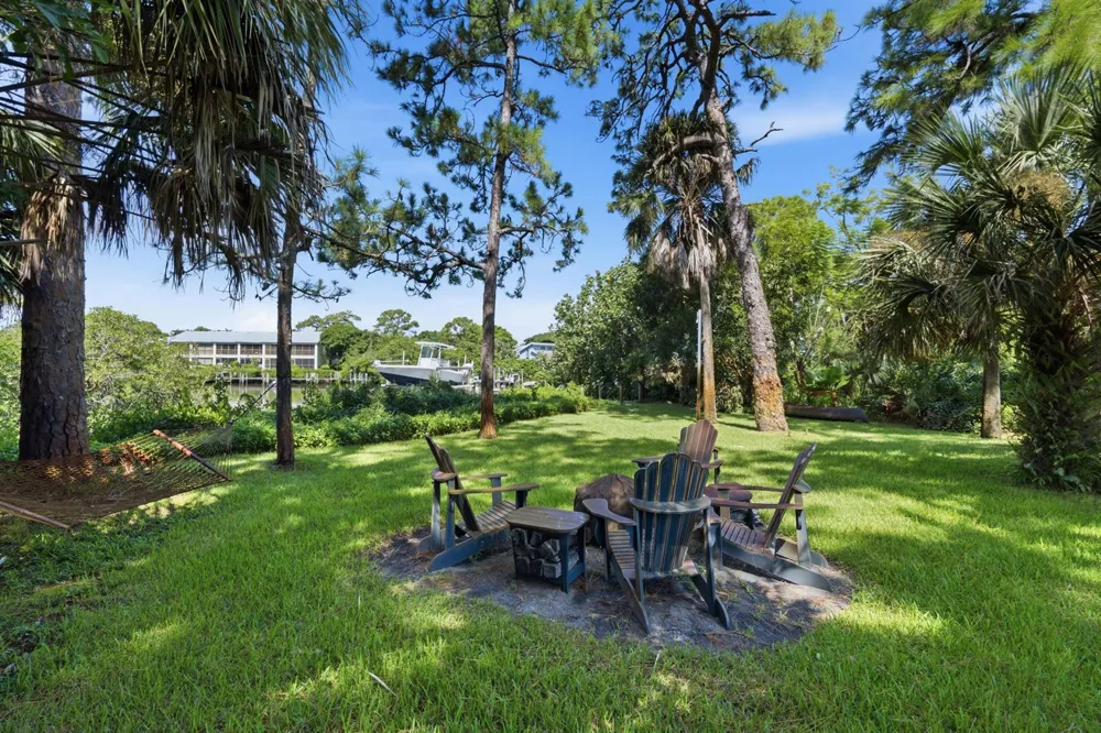 4916 SE MANATEE COVE ROAD Stuart, FL 34997