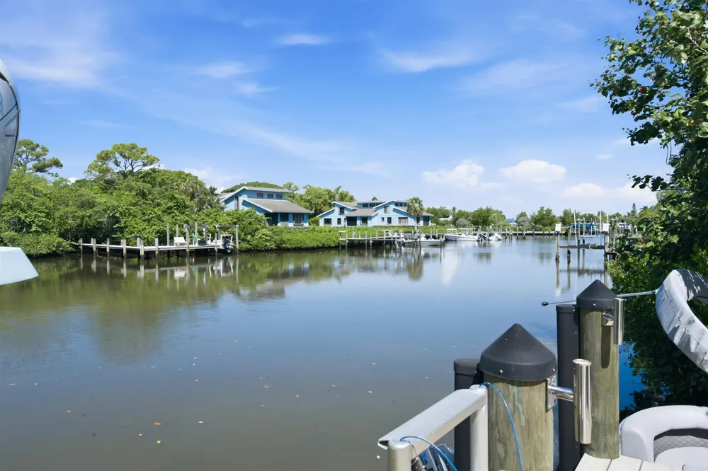 4916 SE MANATEE COVE ROAD Stuart, FL 34997