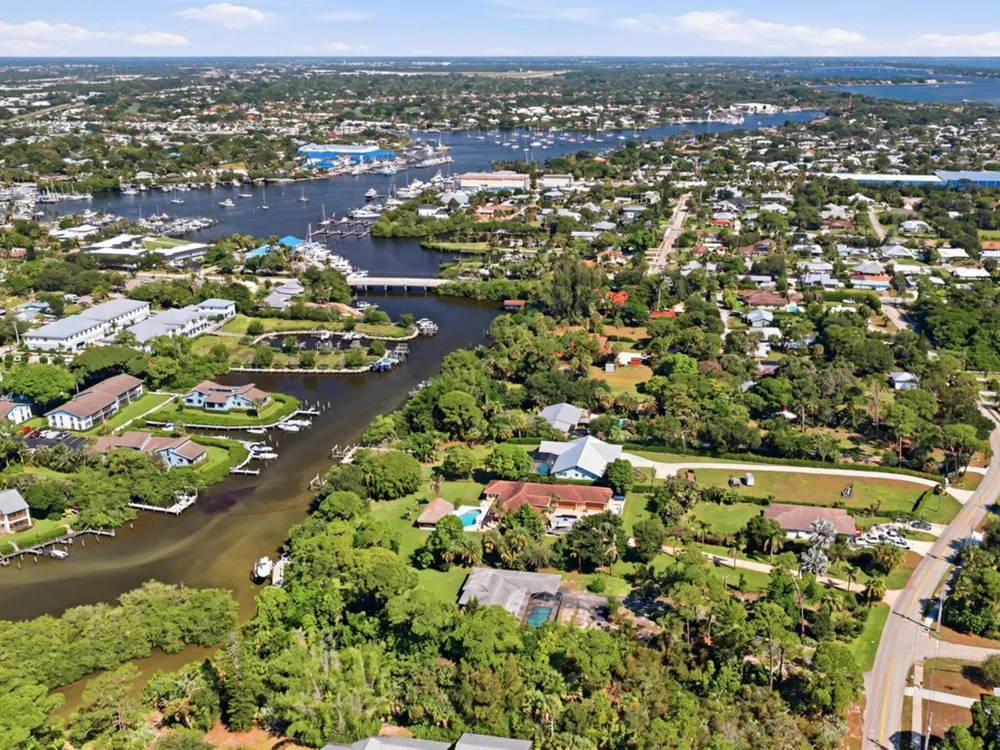 4916 SE MANATEE COVE ROAD Stuart, FL 34997