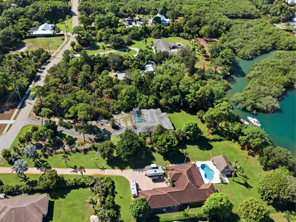 4916 SE MANATEE COVE ROAD Stuart, FL 34997