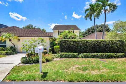 11290 Glen Oaks Court