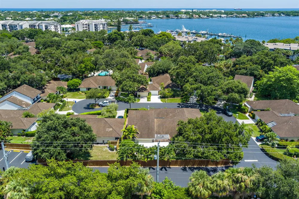 11290 Glen Oaks Court North Palm Beach, FL 33408