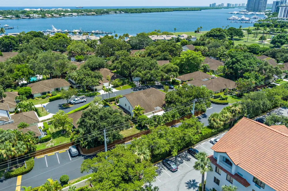 11290 Glen Oaks Court North Palm Beach, FL 33408