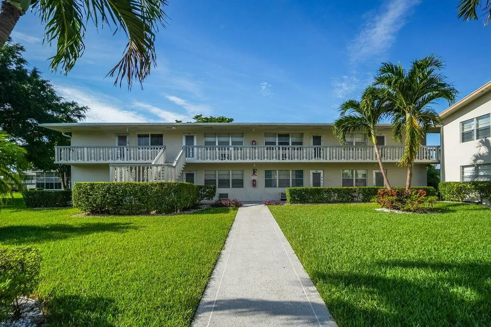132 CAMBRIDGE F #132 West Palm Beach, FL 33417