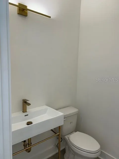 2051 PEEL AVENUE Orlando, FL 32806