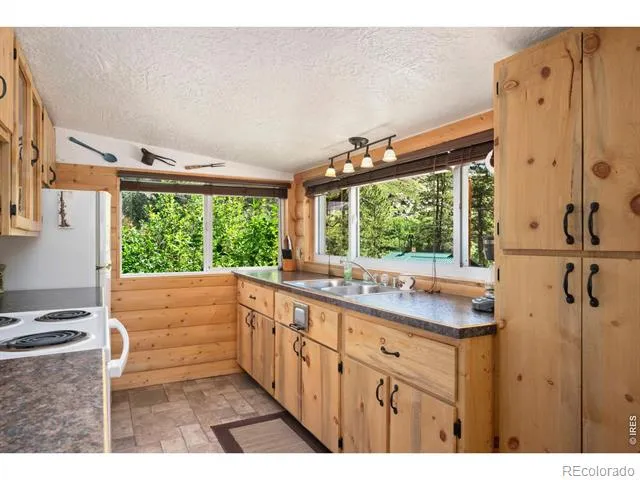 47 Falls Creek Drive Bellvue, CO 80512