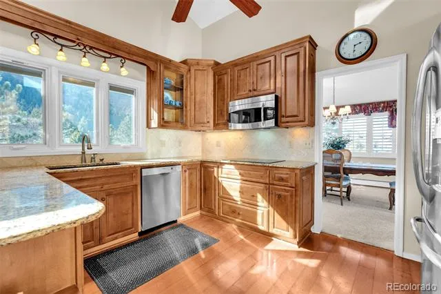 7116 Fox Circle Larkspur, CO 80118