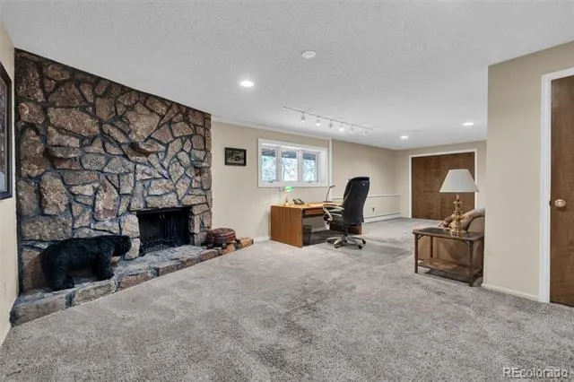 7116 Fox Circle Larkspur, CO 80118