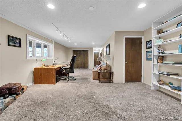 7116 Fox Circle Larkspur, CO 80118