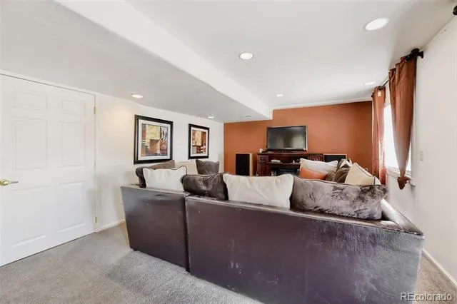 3347 Thistlebrook Circle Littleton, CO 80126