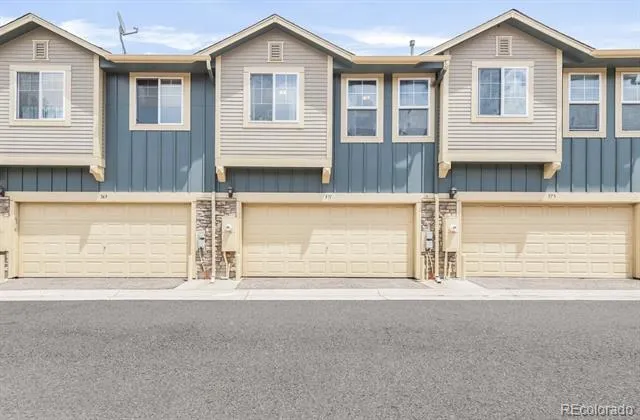 571 S Mobile Place Aurora, CO 80017