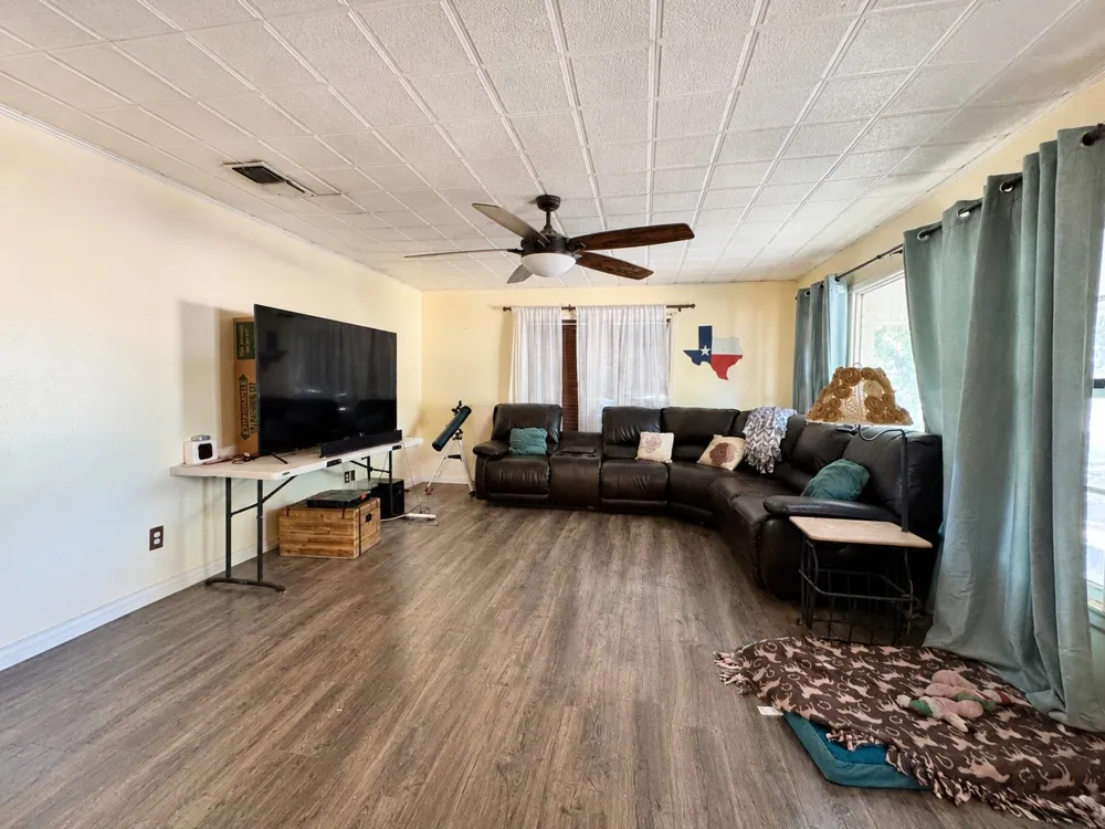 1 Avenue K E Haskell, TX 79521