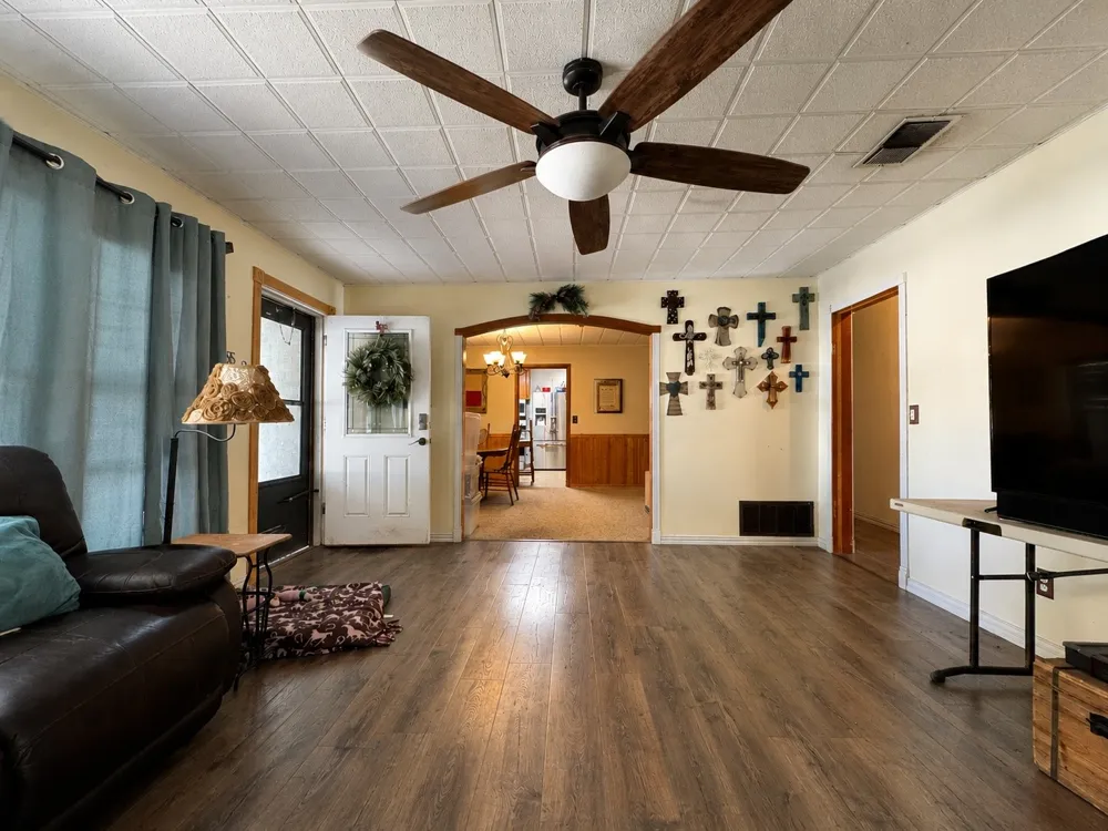 1 Avenue K E Haskell, TX 79521