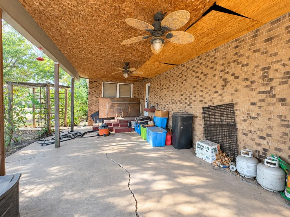 1 Avenue K E Haskell, TX 79521