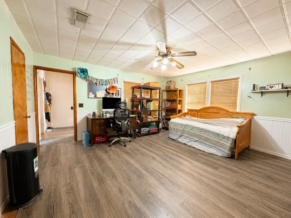 1 Avenue K E Haskell, TX 79521
