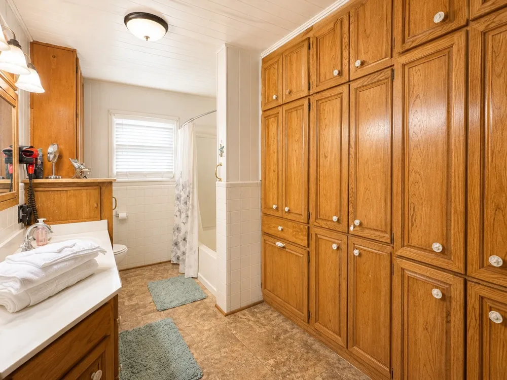 1 Avenue K E Haskell, TX 79521