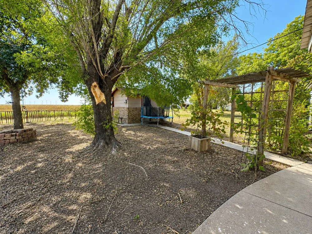 1 Avenue K E Haskell, TX 79521