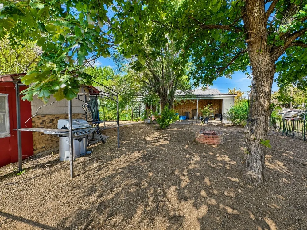 1 Avenue K E Haskell, TX 79521