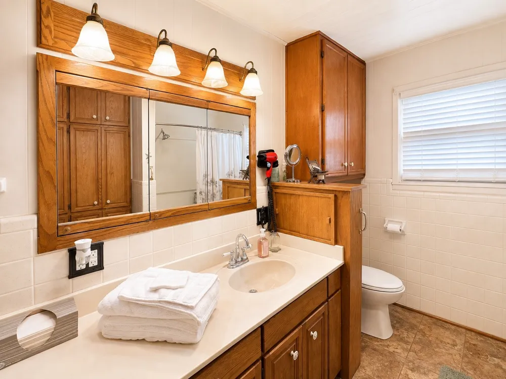 1 Avenue K E Haskell, TX 79521