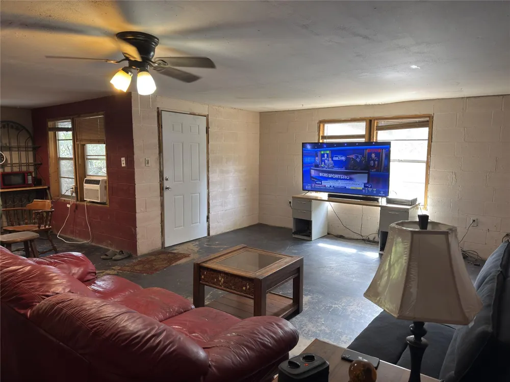 257 County Road 2142c Cleveland, TX 77327