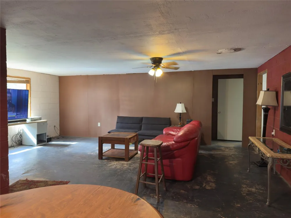 257 County Road 2142c Cleveland, TX 77327
